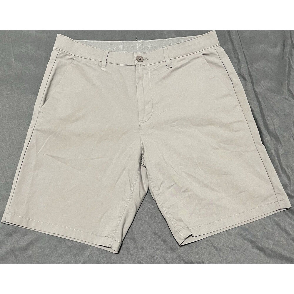 Calvin Klein Light Grey Men’s Performance Chino Golf Shorts size 31